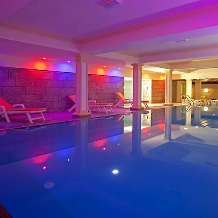 سبورتهوتل سانت أنتون فندق