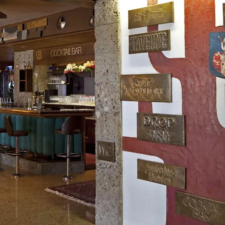 سبورتهوتل سانت أنتون 4*