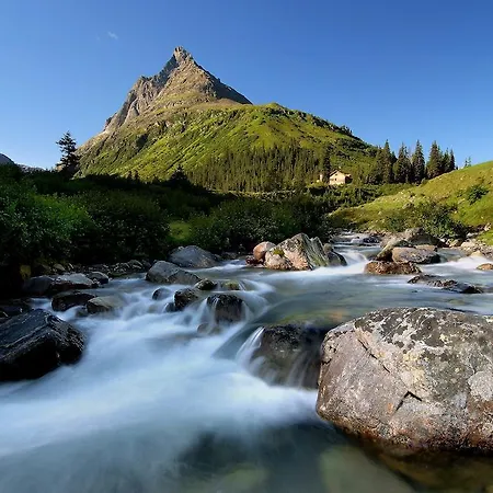 سبورتهوتل سانت أنتون فندق 4*