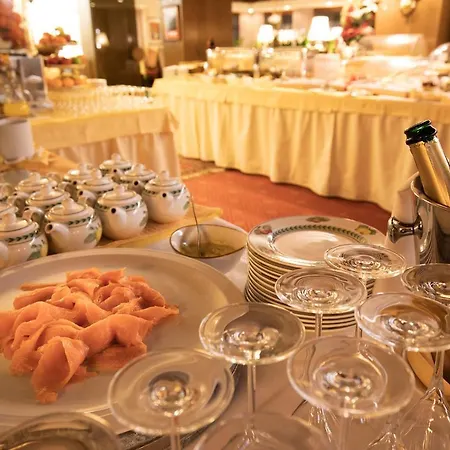 Отель Sporthotel St. Anton 4*