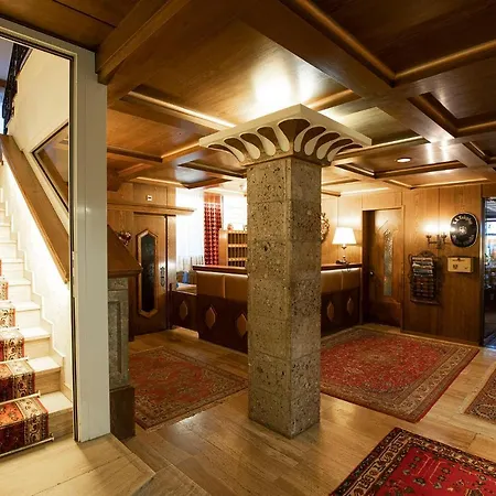 Hotell St. Anton 4*